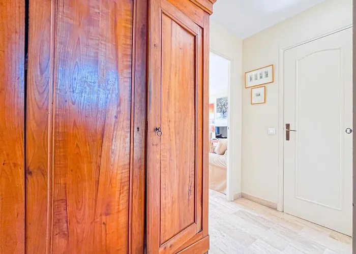 Montfleury - Comfortable Center イン *