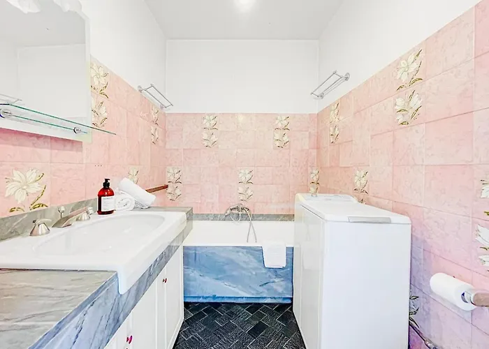 Montfleury - Comfortable Center Мини-отель Канны